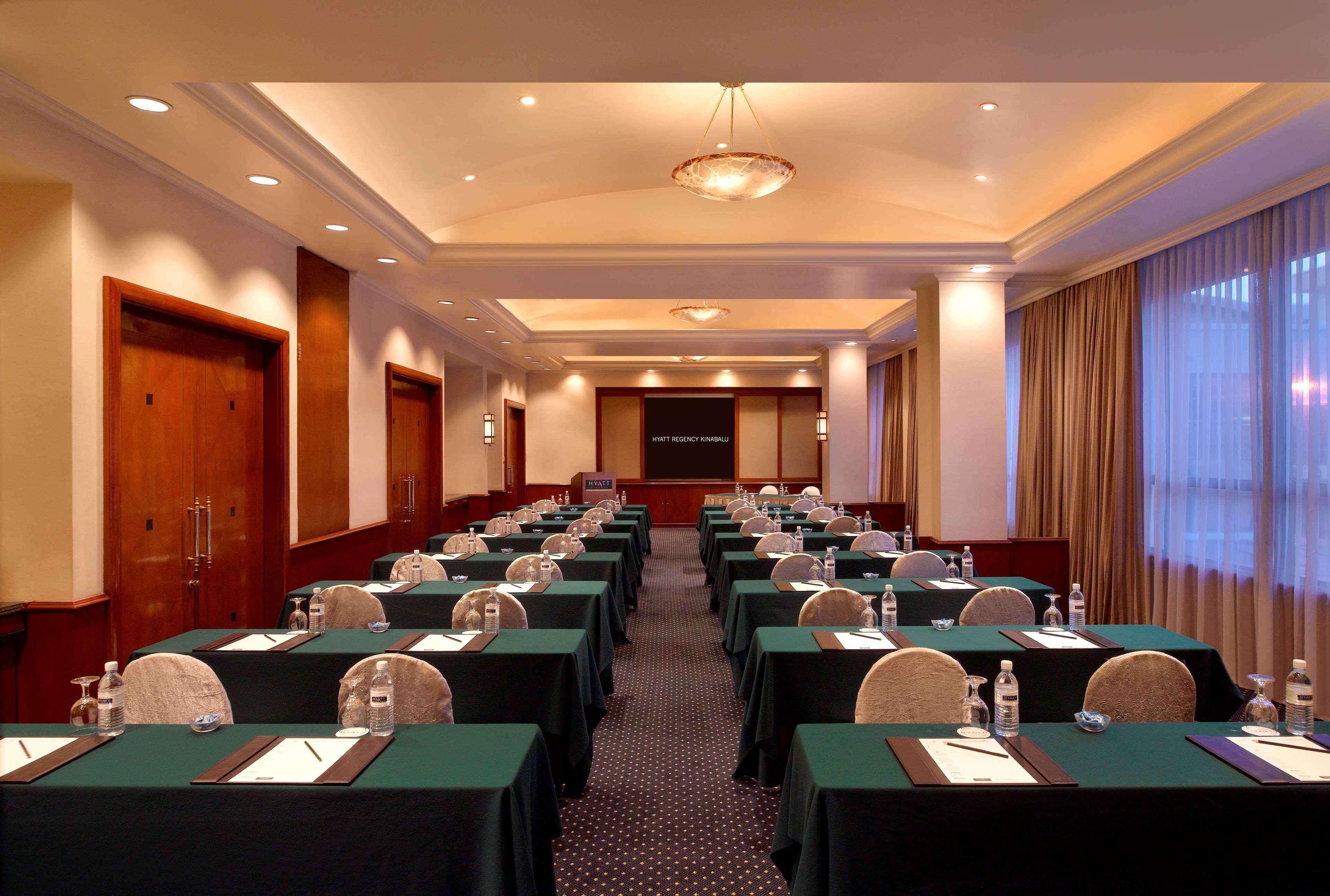 Hyatt Regency Kinabalu Hotel Kota Kinabalu Exterior foto Meeting room